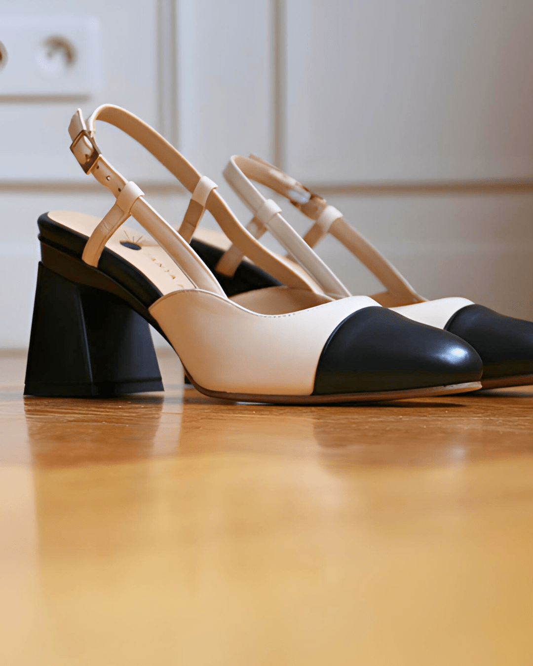 Iris Slingback Bi - color Noir et Crème - Tanya Heath Paris